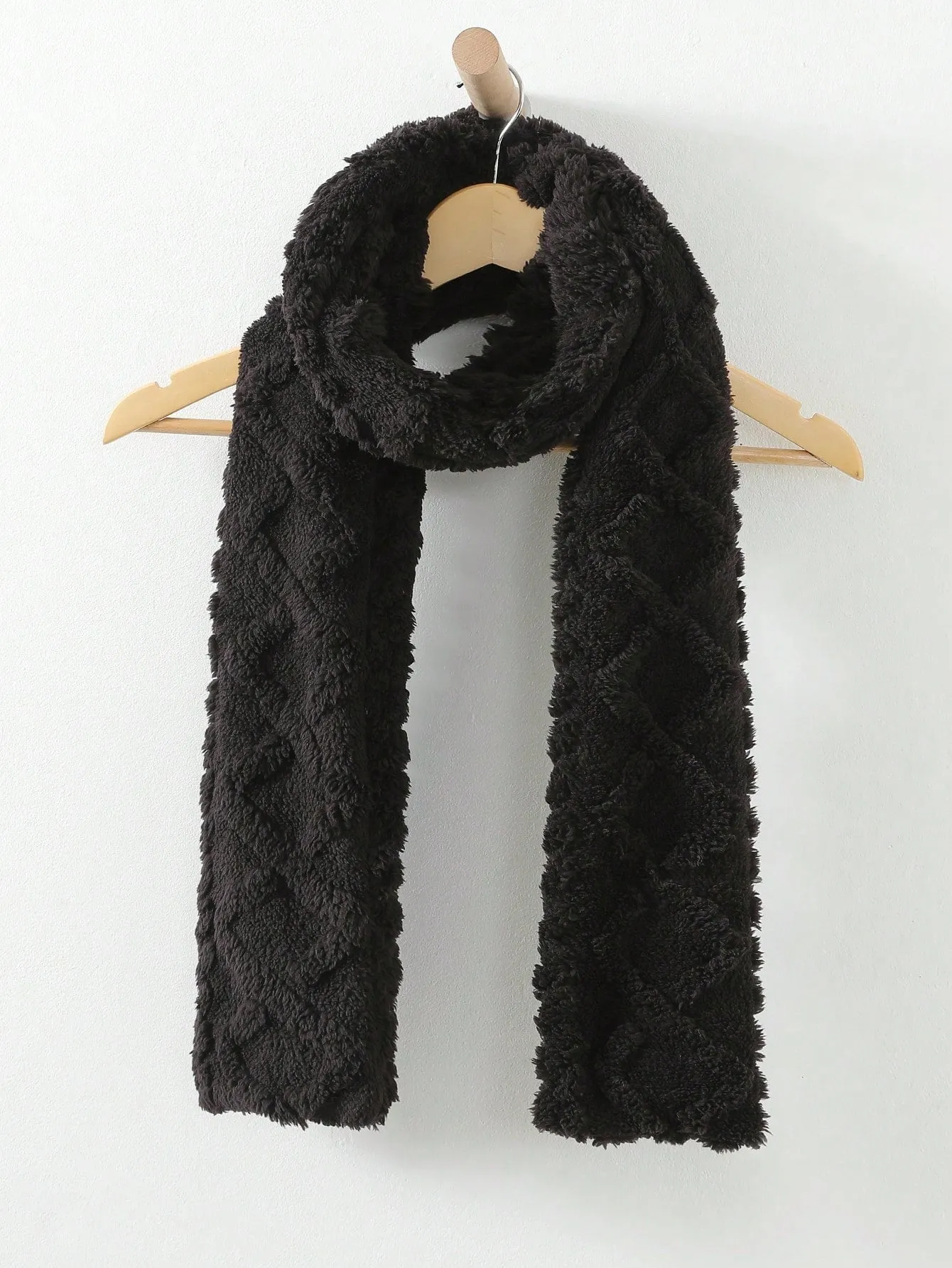 1pc Embossed Plush Scarf