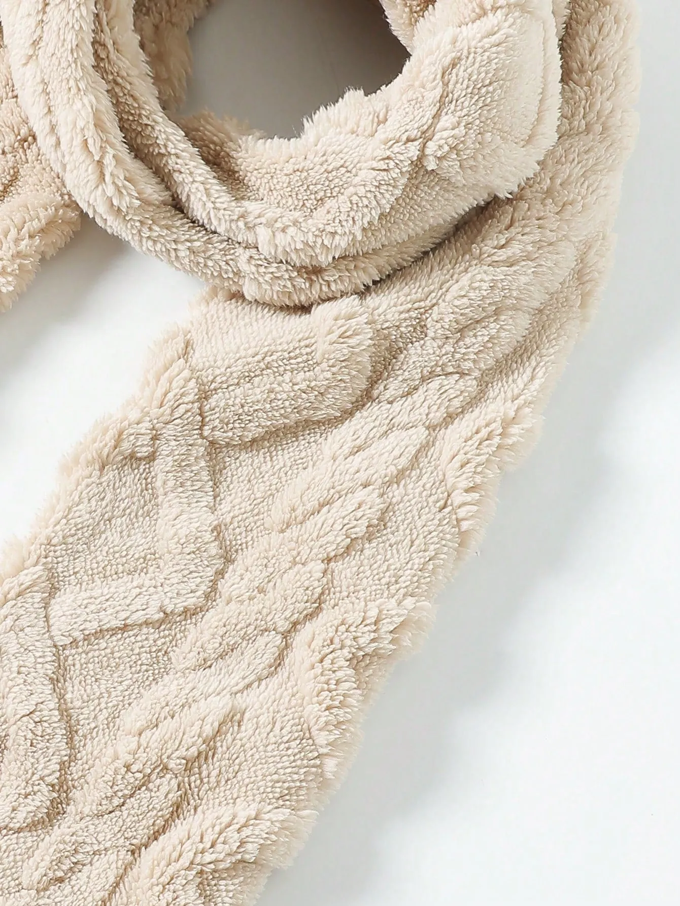 1pc Embossed Plush Scarf