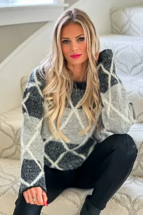 A Point In Time Criss Cross Fuzzy Sweater : Black/Grey/Ivory