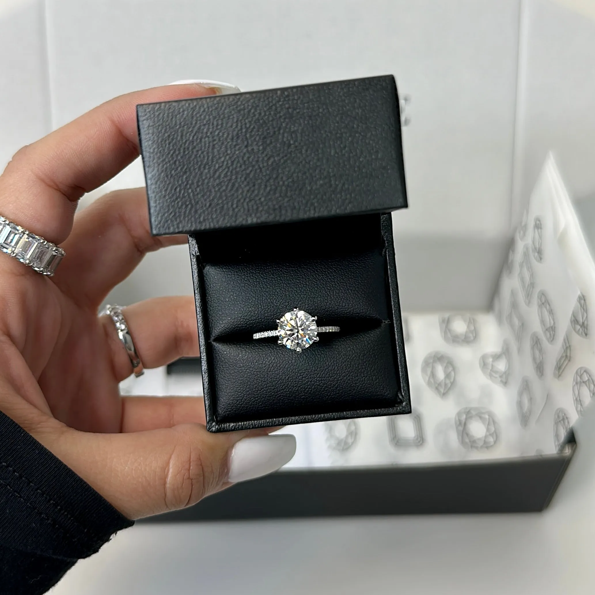 CINDERELLA MOISSANITE RING