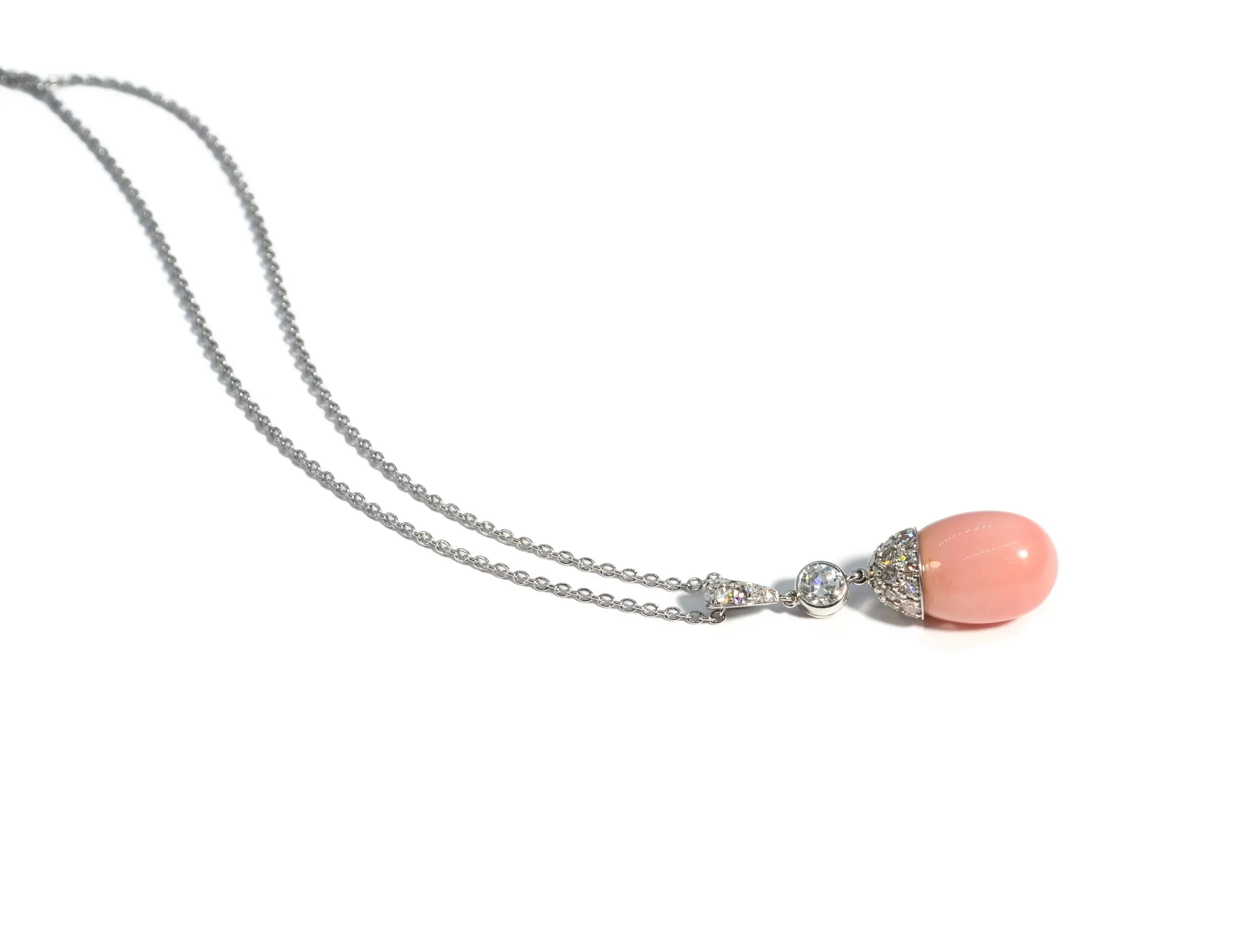 Eclat Jewels - One of a Kind Necklace with One Conch Pearl and Diamonds