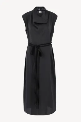 Kleid Folded Neck in Schwarz