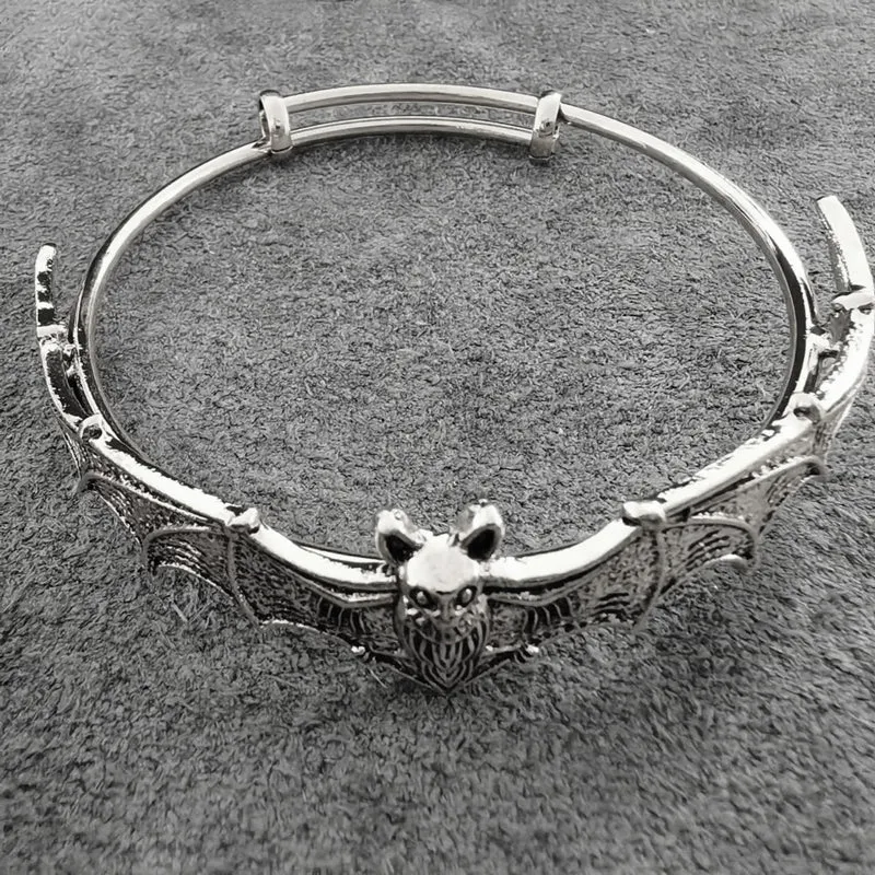 Punk-Inspired Bat Bracelet: A Fashionable Halloween Gift for Men and Women! LJH34