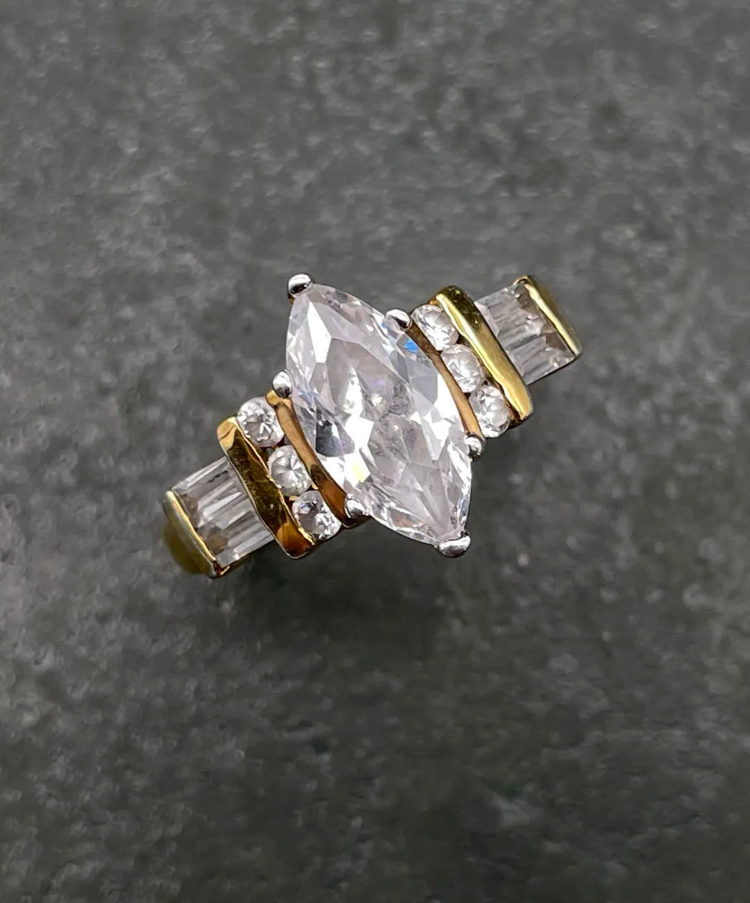 【USA輸入】ヴィンテージ クリア ビジュー リング/Vintage Clear Bijou Ring