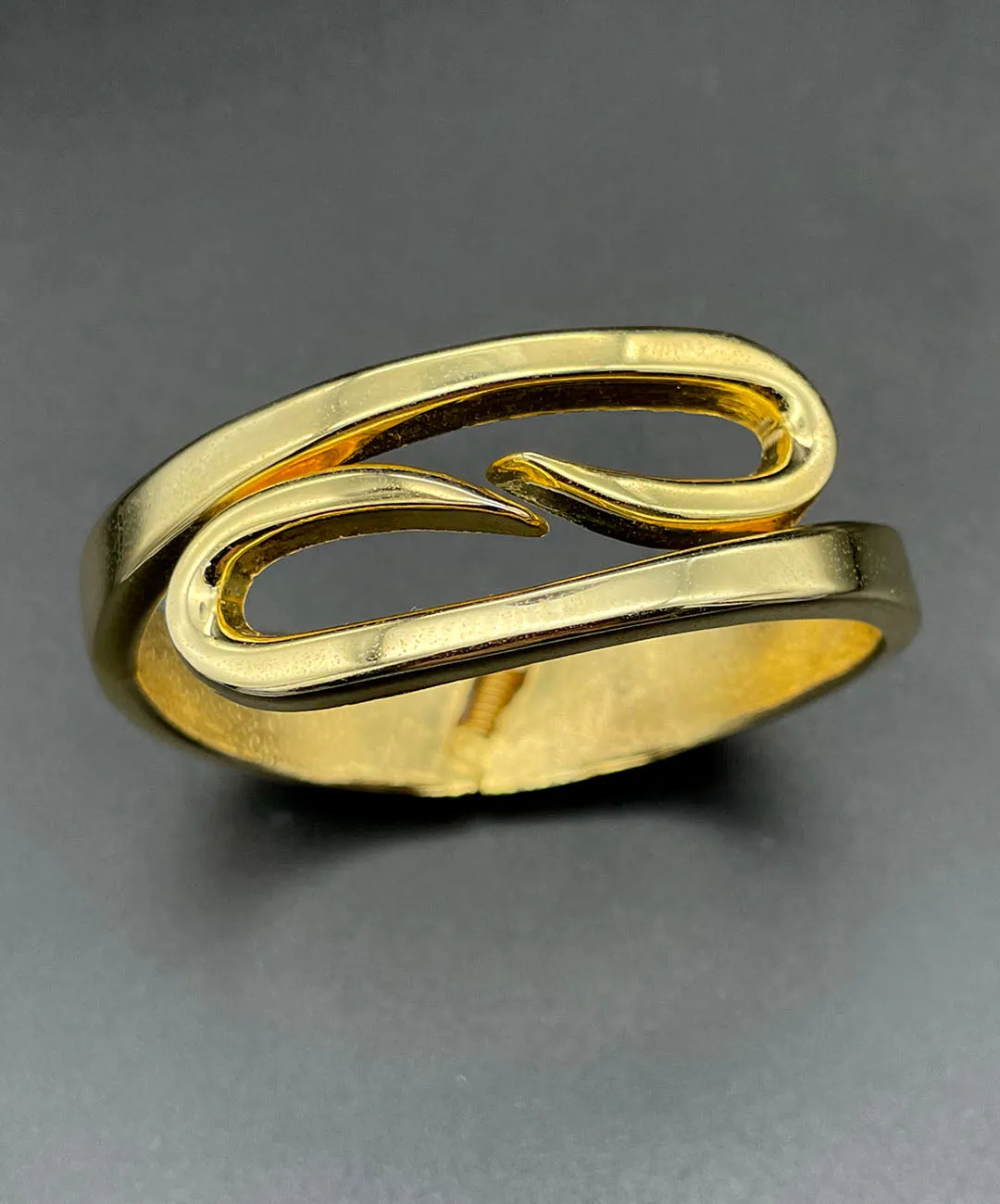 【USA輸入】ヴィンテージ ゴールド デザイン バングル/Vintage Gold Swirl Bangle