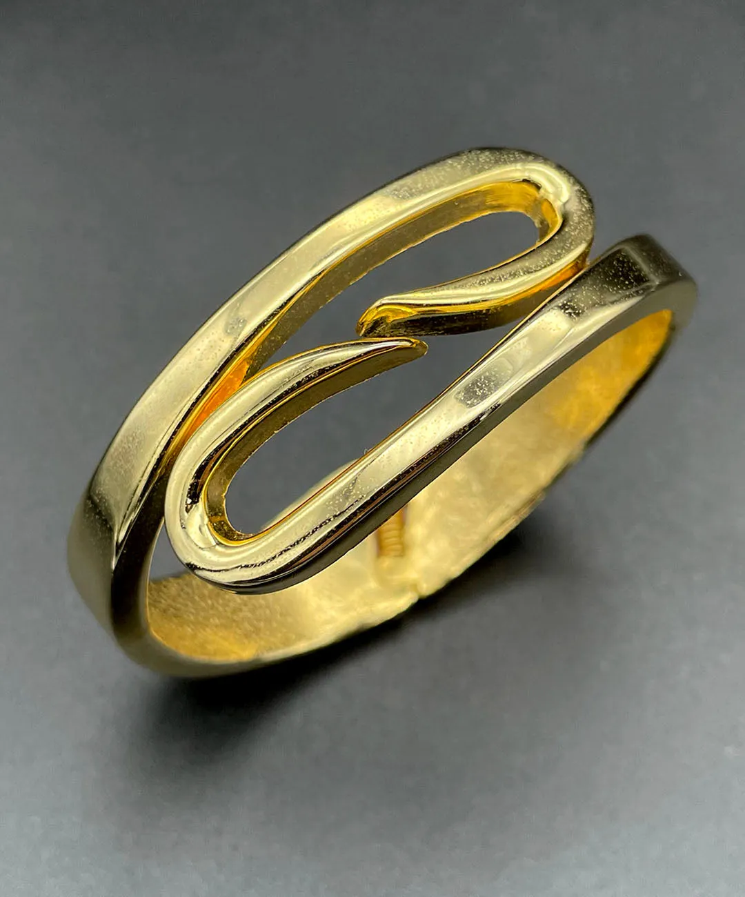 【USA輸入】ヴィンテージ ゴールド デザイン バングル/Vintage Gold Swirl Bangle